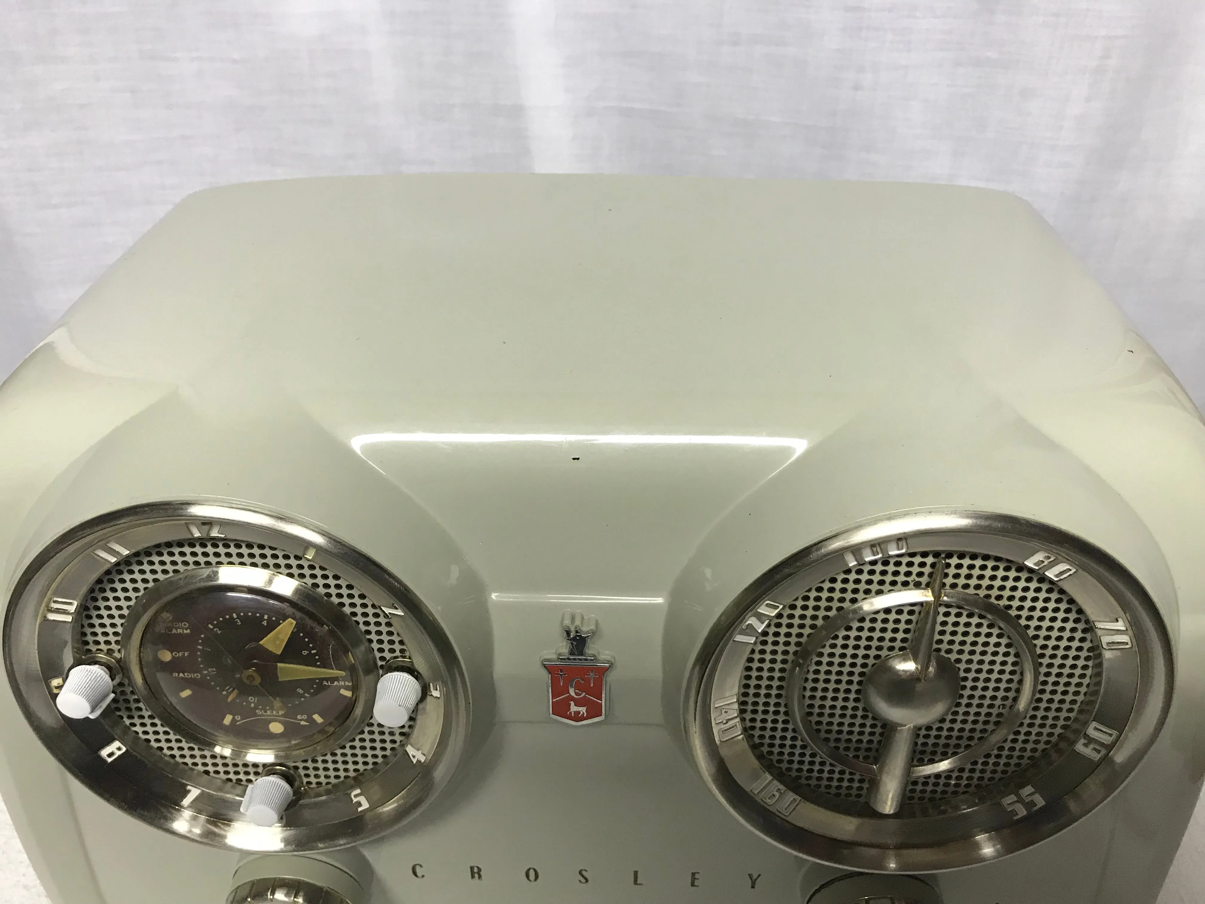 1951 Crosley D-25 "Dashboard" Tube Radio With Bluetooth input.
