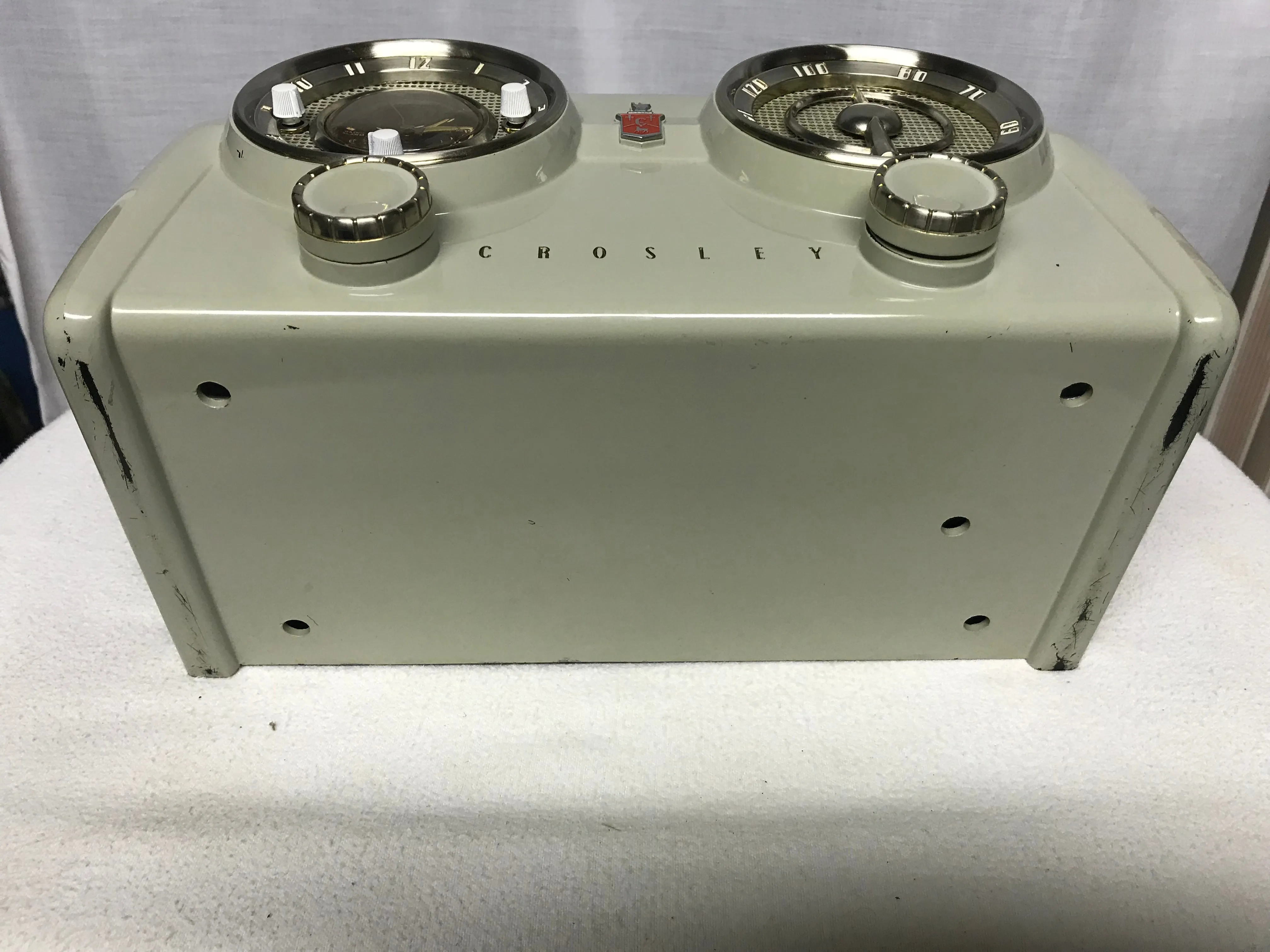 1951 Crosley D-25 "Dashboard" Tube Radio With Bluetooth input.