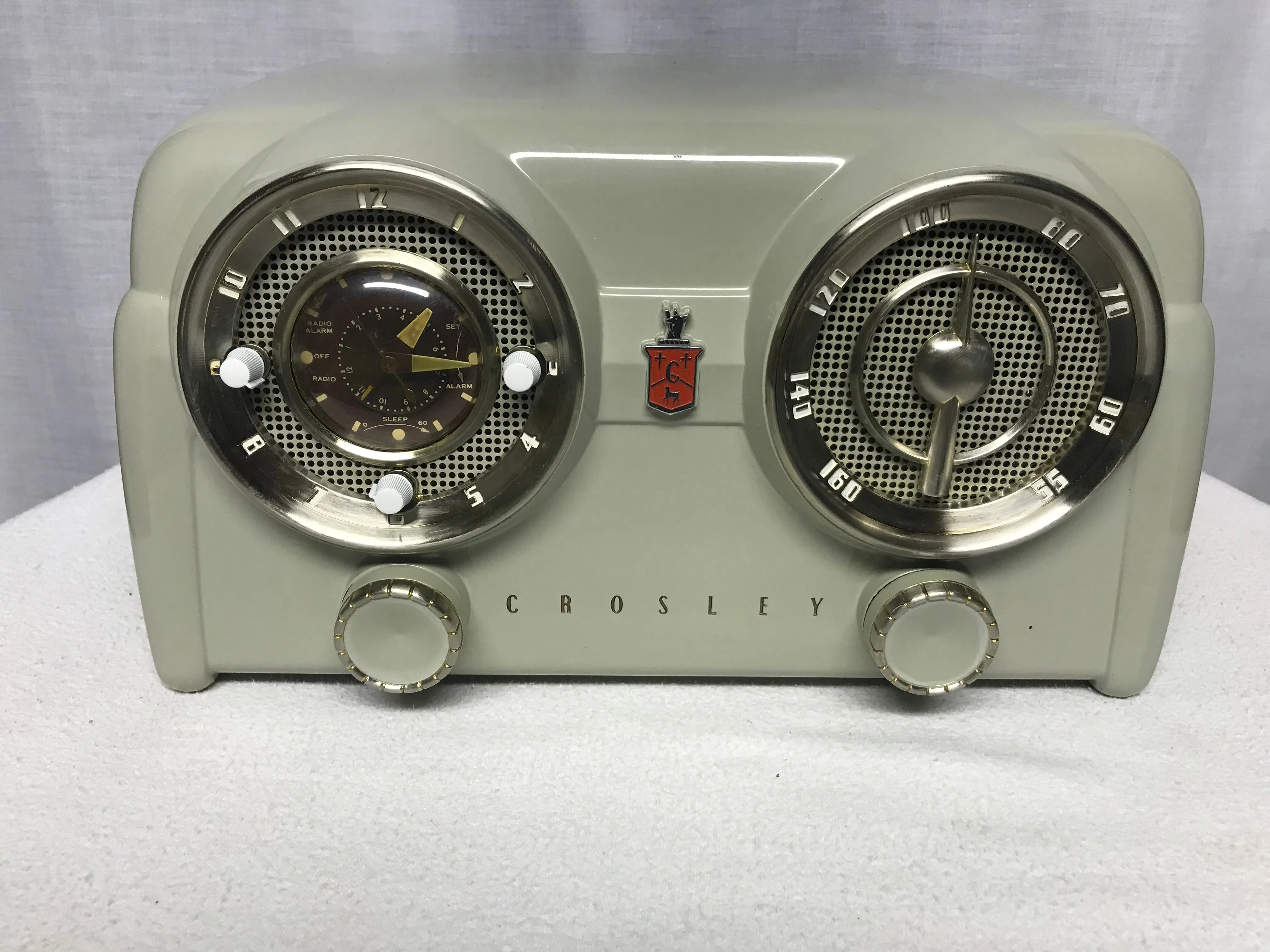 1951 Crosley D-25 "Dashboard" Tube Radio With Bluetooth input.