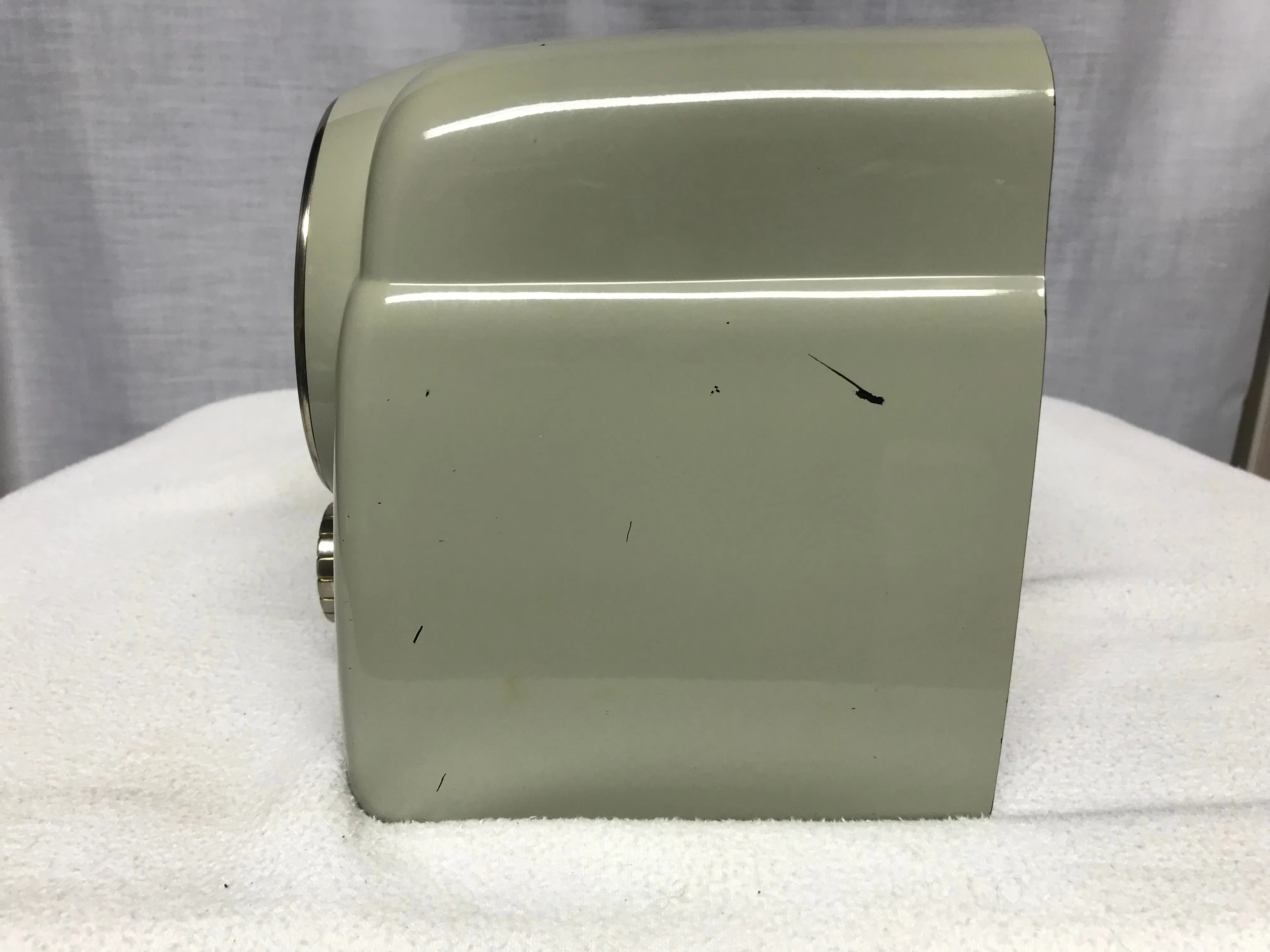 1951 Crosley D-25 "Dashboard" Tube Radio With Bluetooth input.