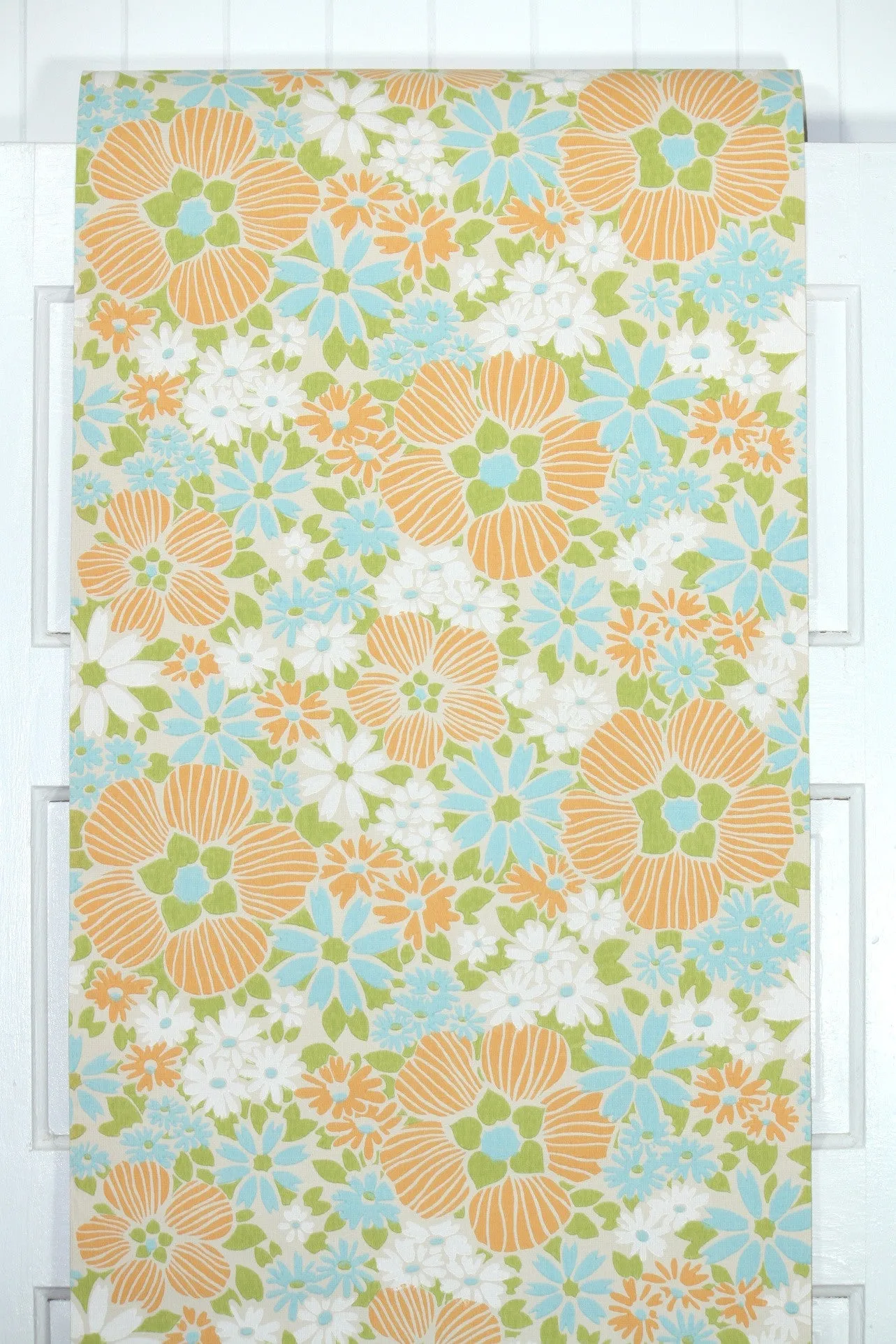 1960s Floral Vintage Wallpaper