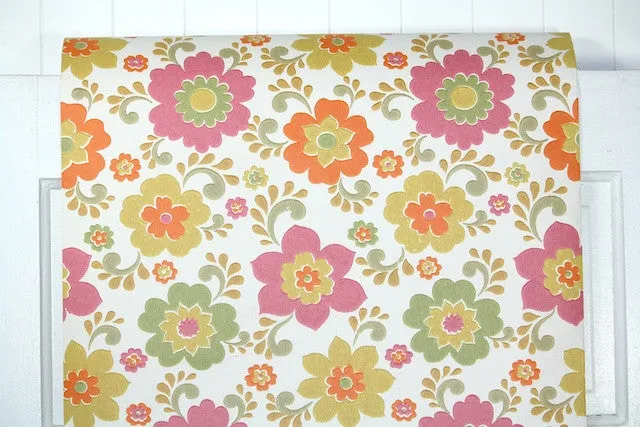 1960s Floral Vintage Wallpaper