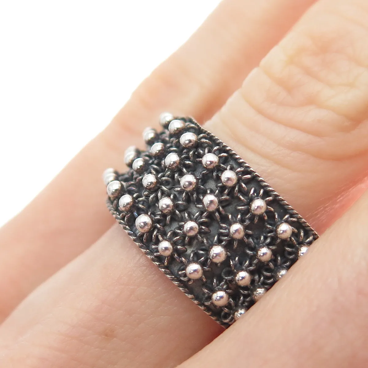 800 Silver Vintage Oxidized Cannetille Band Ring Size 6.25 (missing 1 piece)