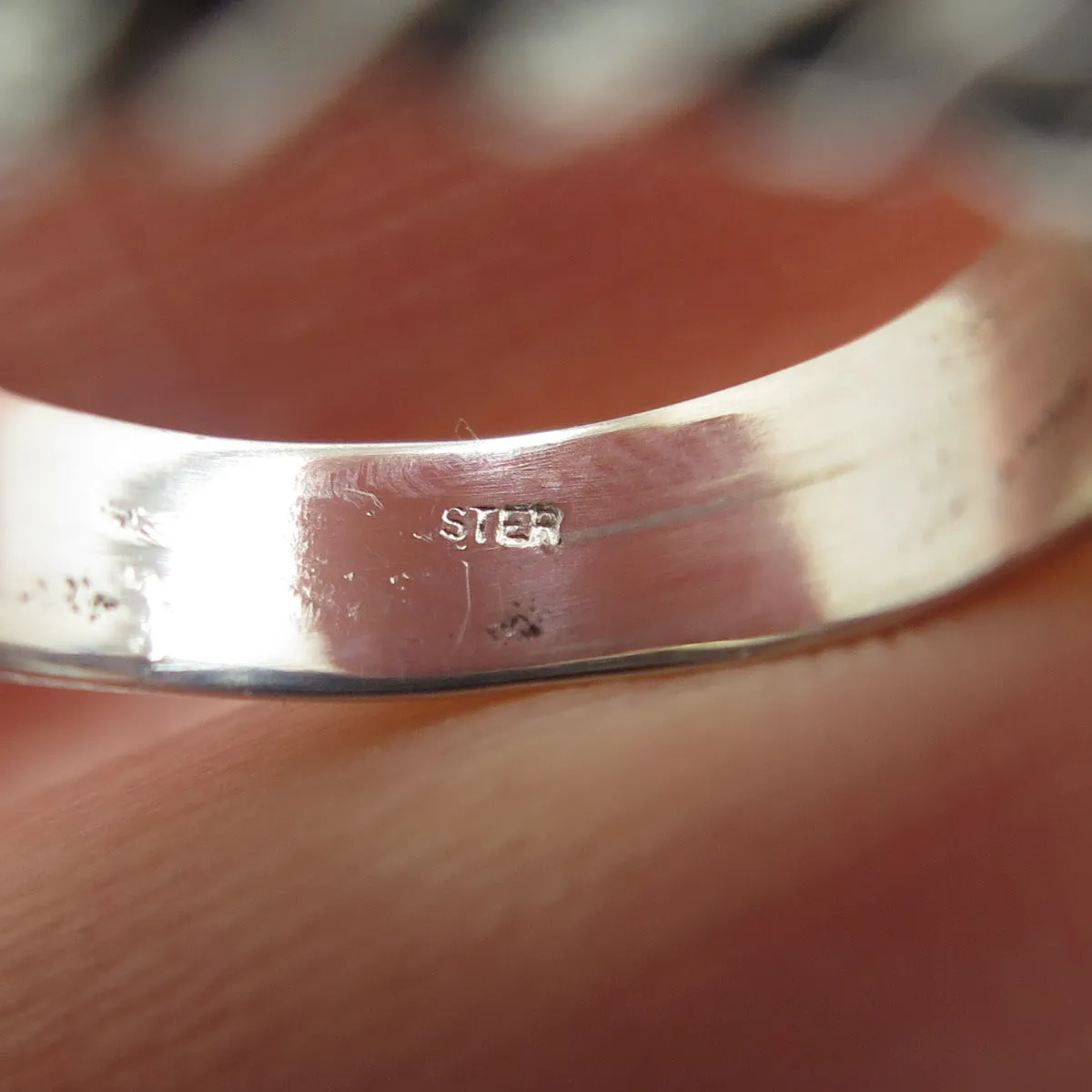 925 Sterling Silver Vintage Diamond-Cut Ribbed Dome Oxidized Ring Size 6.5