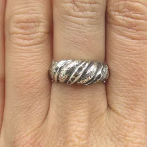925 Sterling Silver Vintage Diamond-Cut Ribbed Dome Oxidized Ring Size 6.5