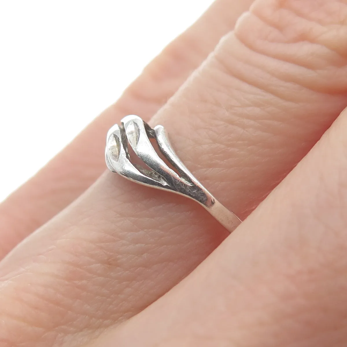 925 Sterling Silver Vintage Diamond-Cut Wavy Modernist Ring Size 6.25