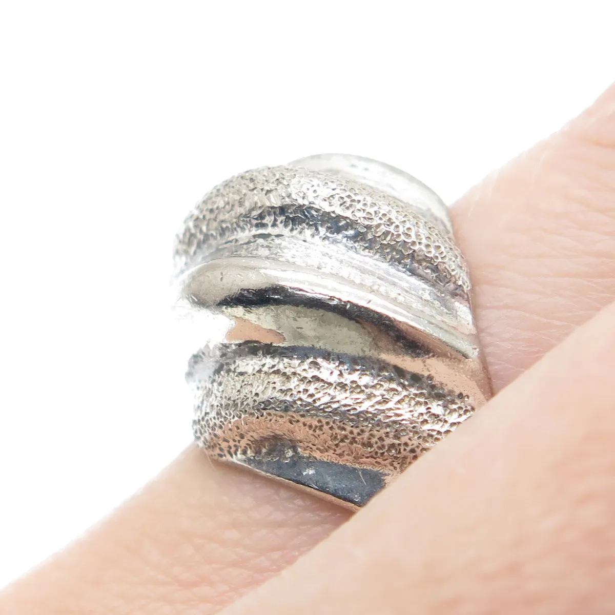 925 Sterling Silver Vintage Modernist Ribbed Dome Oxidized Ring Size 8