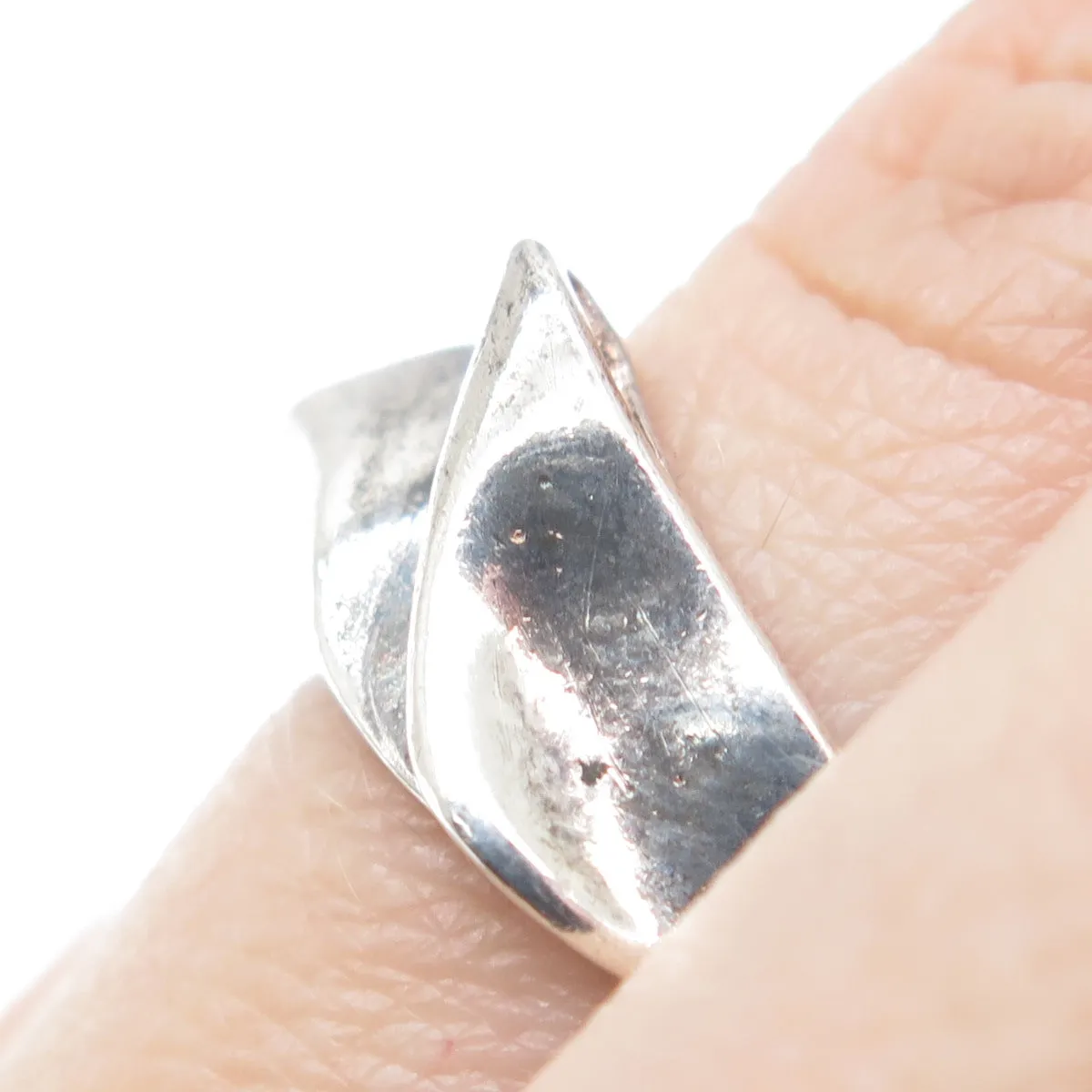 925 Sterling Silver Vintage Modernist Wavy Oxidized Ring Size 7.25
