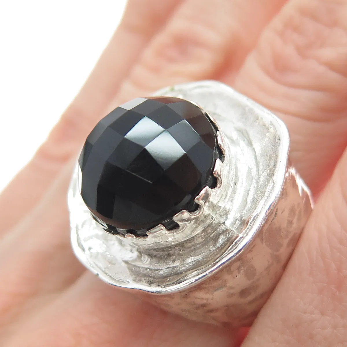 925 Sterling Silver Vintage Real Black Onyx Modernist Hammered Ring Size 8.25