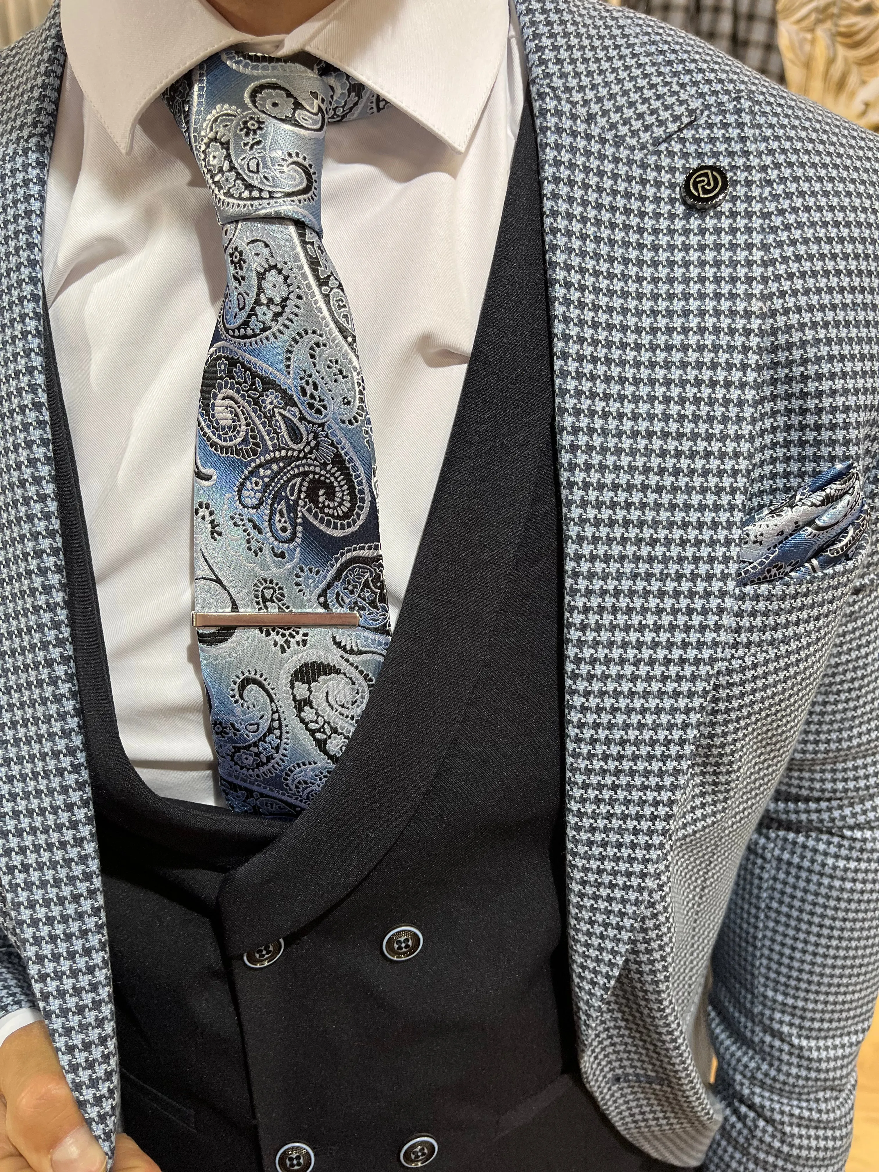Beardsley - Navy 3 Piece Suit