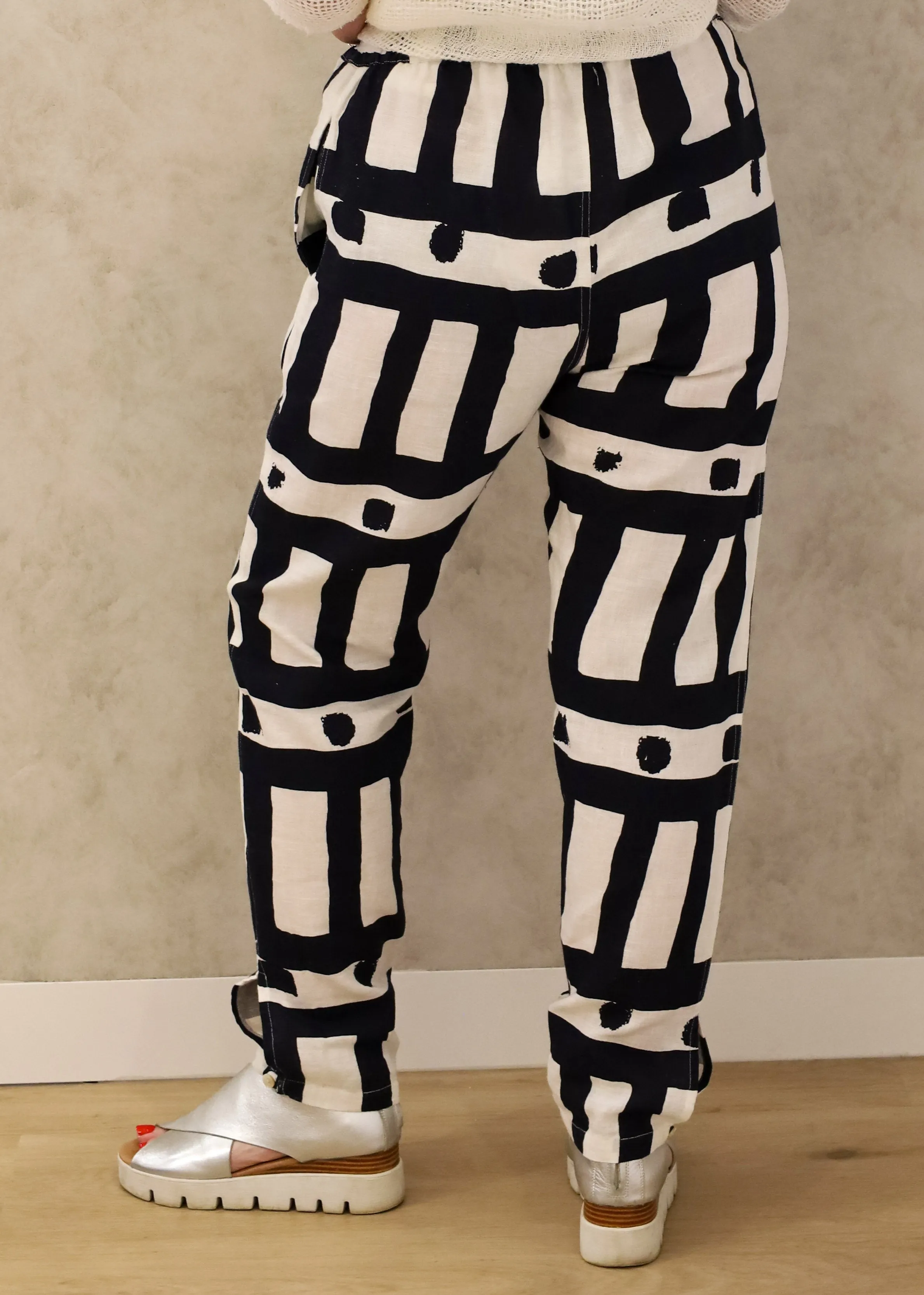 Chester Linen Pant in Navy
