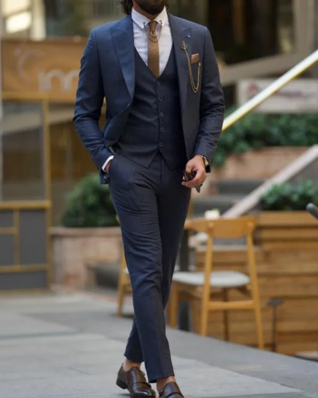 Chic Dark Blue Striped Three Pieces Peaked Lapel Business Men Suits
