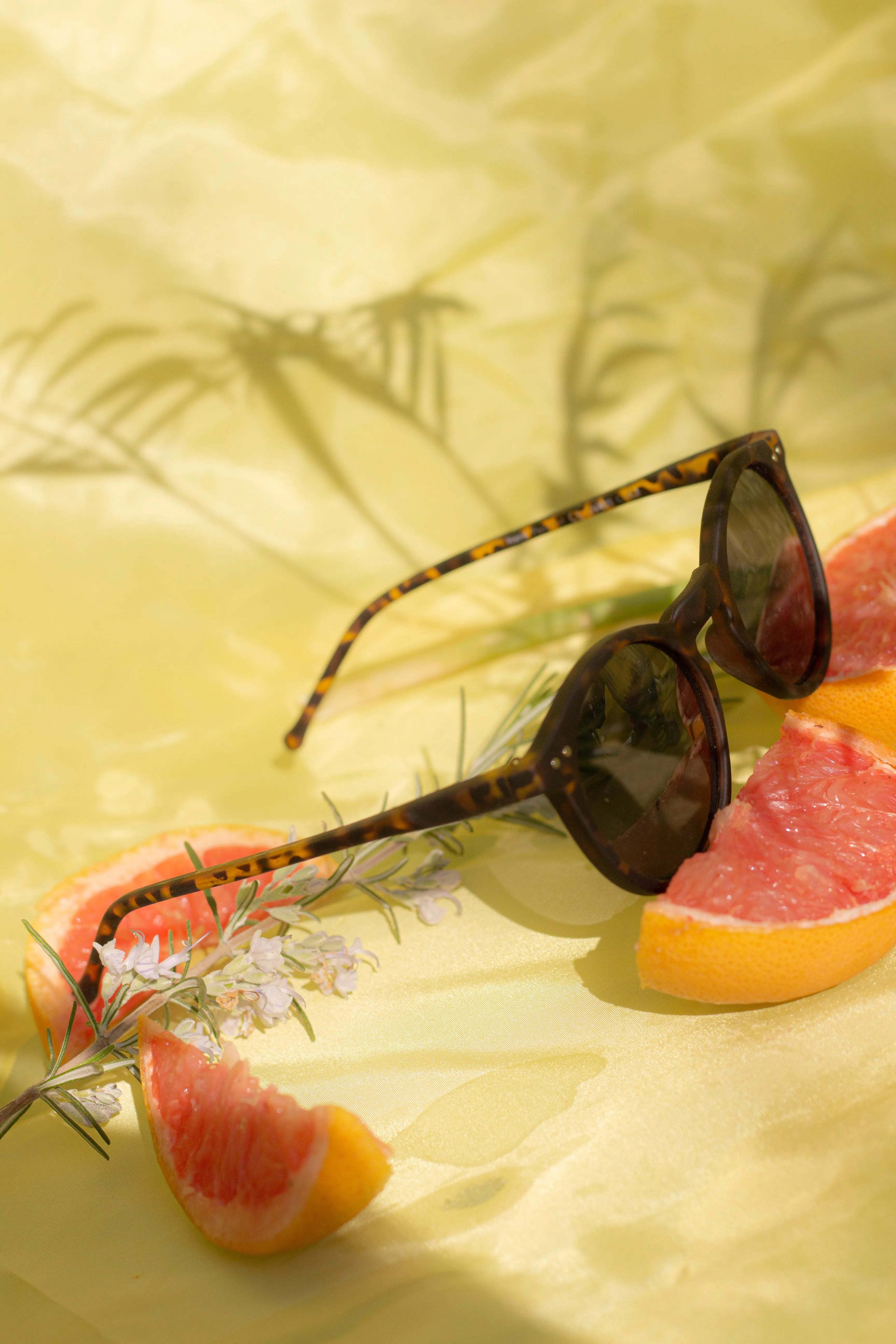 Classic Round Keyhole Sunglasses