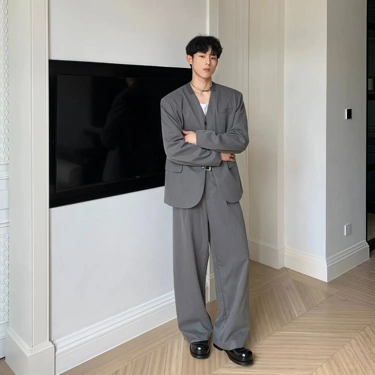 Classic Tailored Fashion Suit