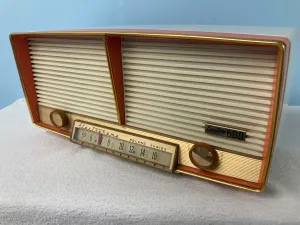 Electrohome Roland Series 6T-8 Tube Radio With Bluetooth input.
