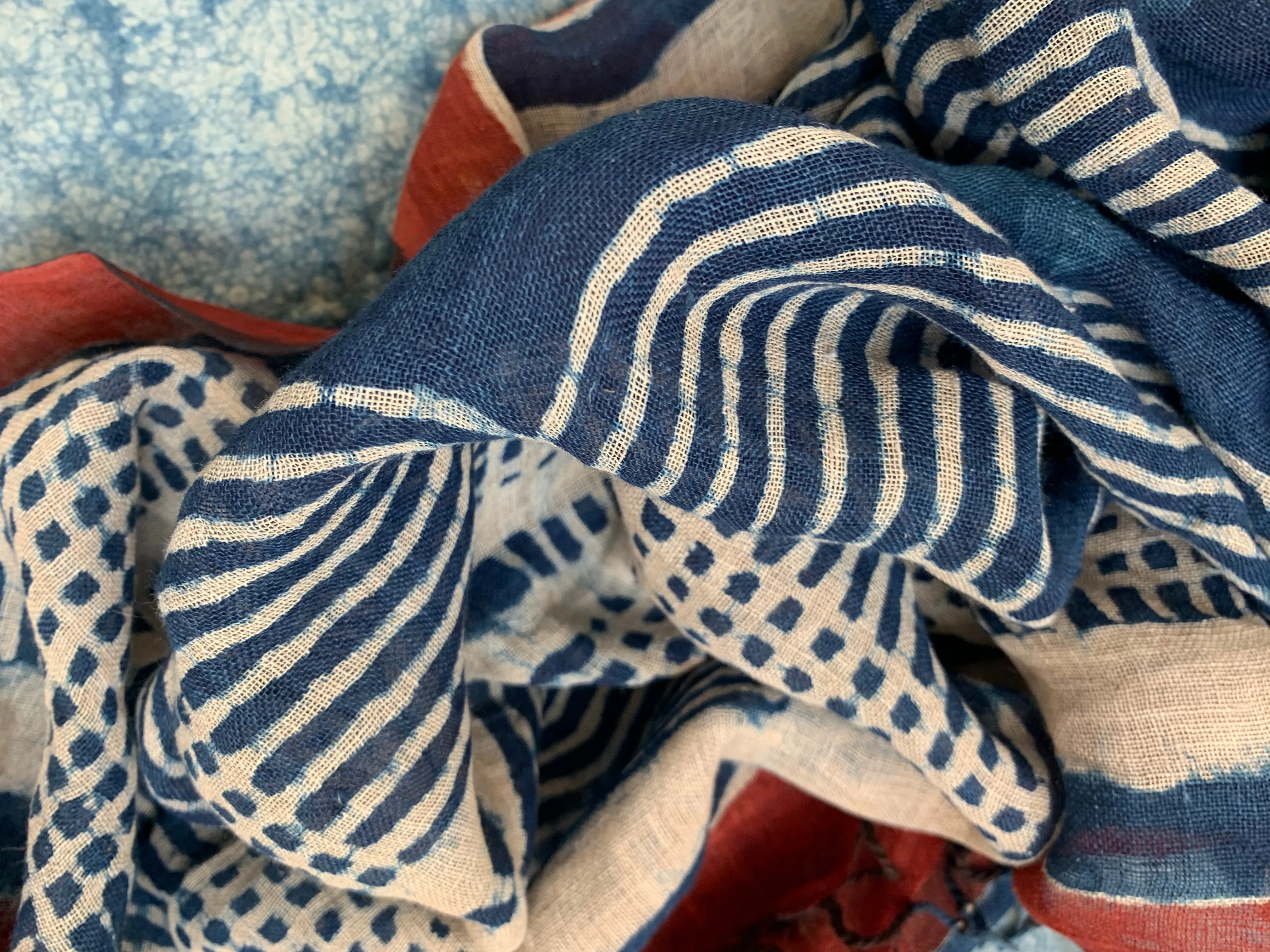 Handcrafted Linen Kurta Dupatta Set