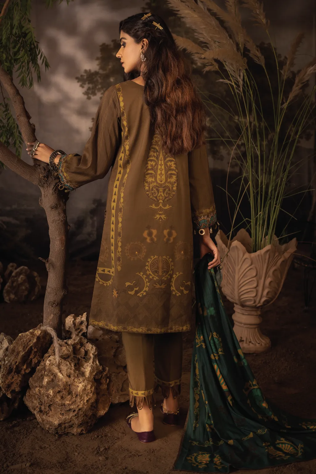 ILC-03 LAYINA- 3PC | Iznik Zarafshan Linen Collection 2021 | Unstitched Embroidered Linen Organza Suits