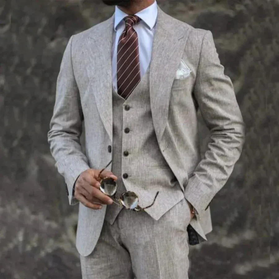 Lightweight Men's Suit, Three-Piece with Turn-Down Collar