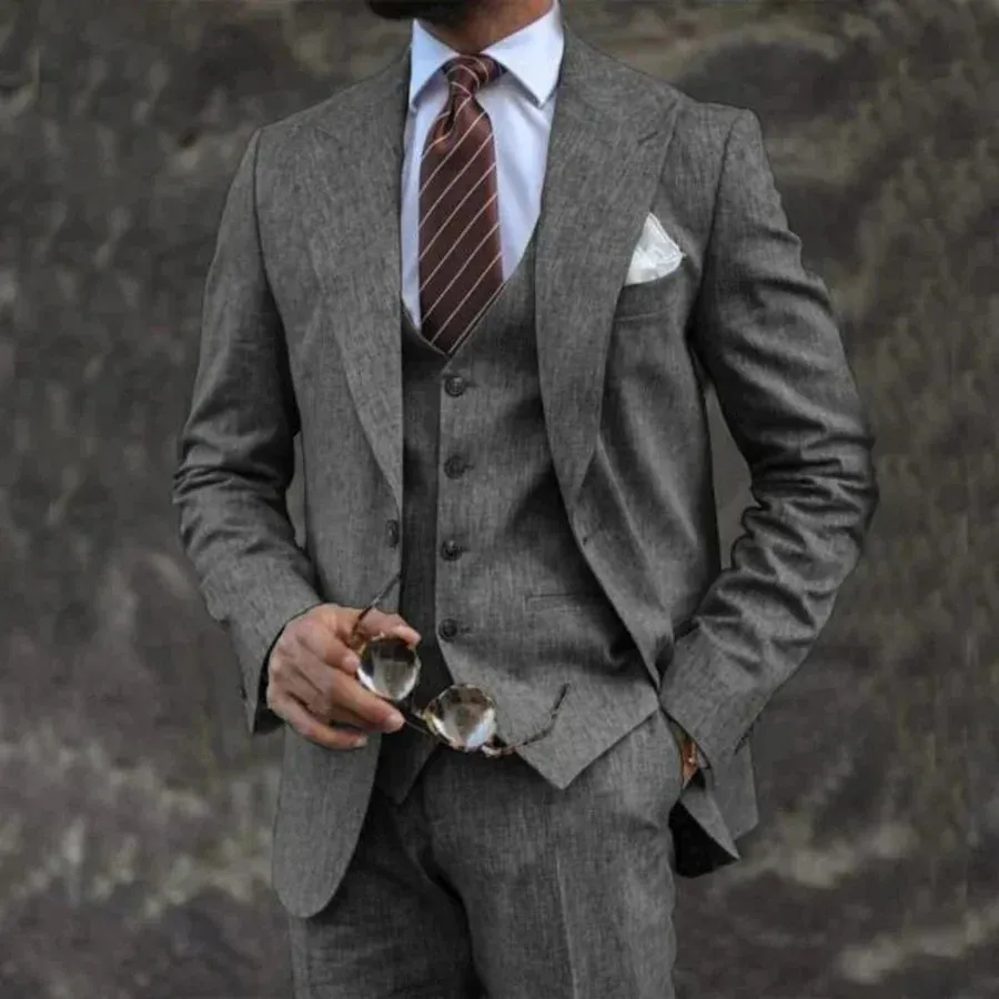 Lightweight Men's Suit, Three-Piece with Turn-Down Collar