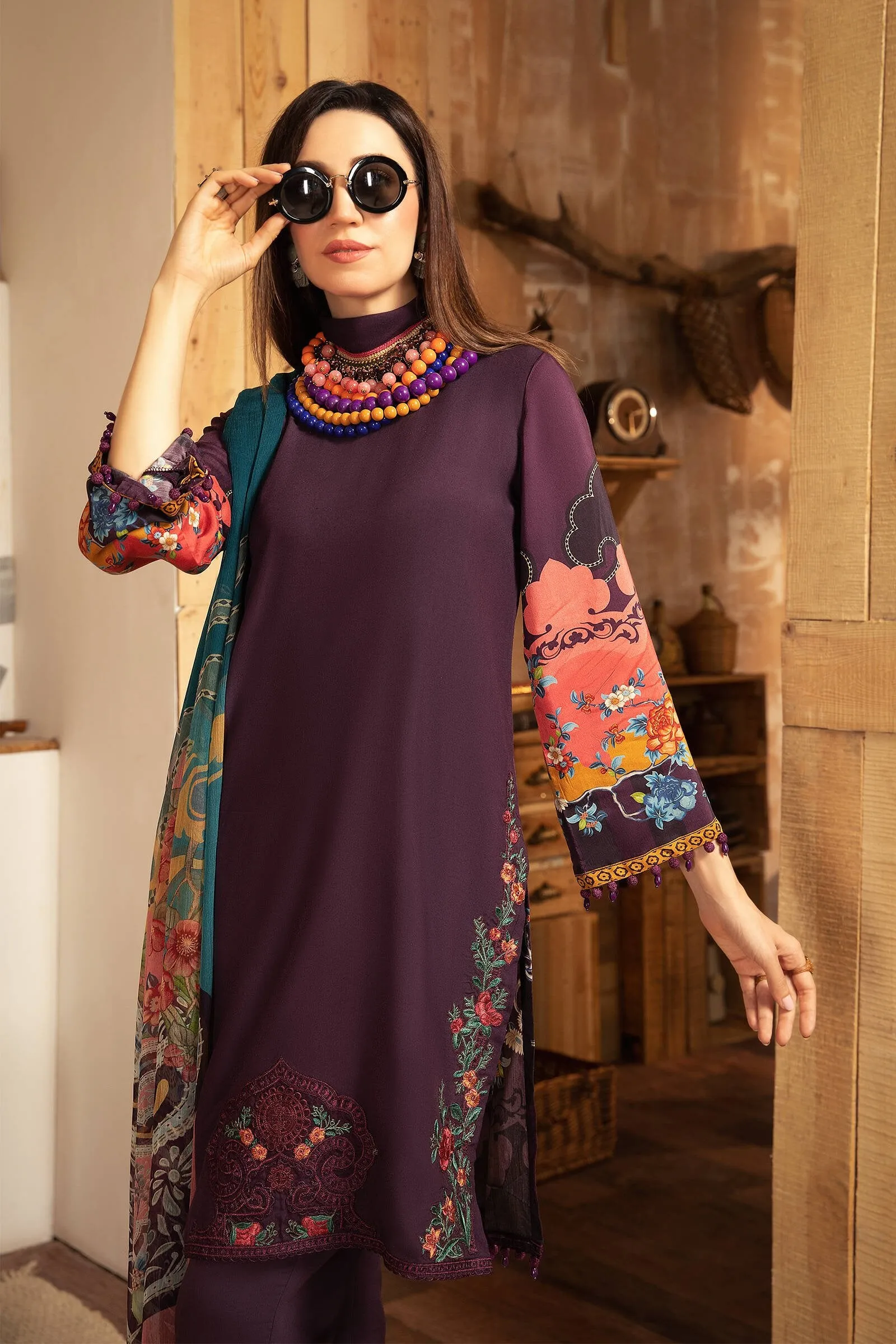 MPT 1213 B | Maria B MPrints Winter Collection 2021 | Unstitched Embroidered Karandi Suits