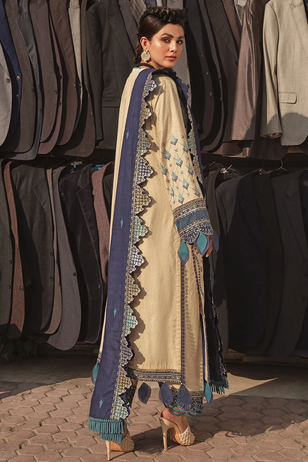 Nureh | Afrozeh Sardiyoon Ki Kahani Winter Collection 2021 | Unstitched Embroidered Khaddar Linen Suits
