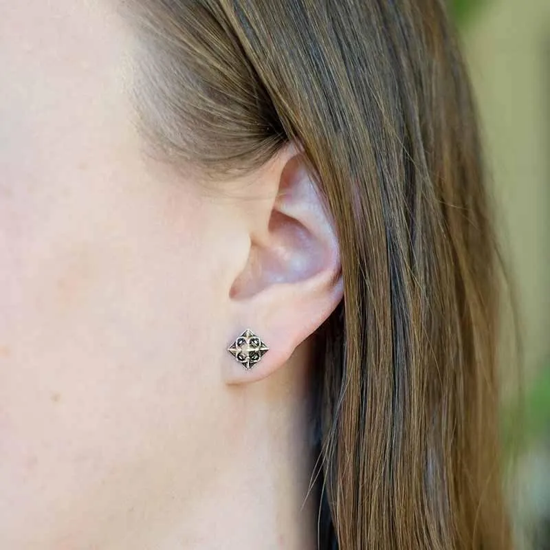 Pyramid Studs Silver