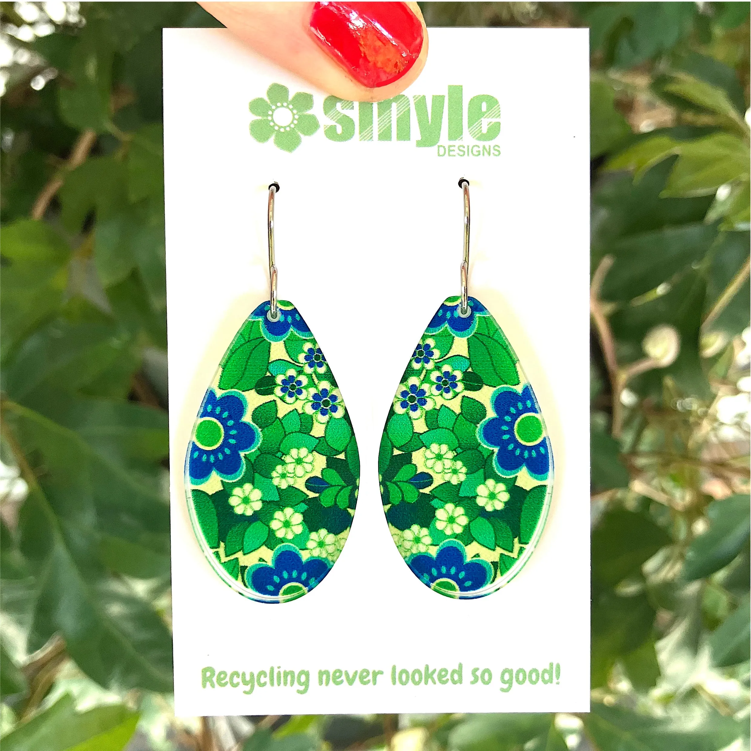 Retro Floral Green Earrings
