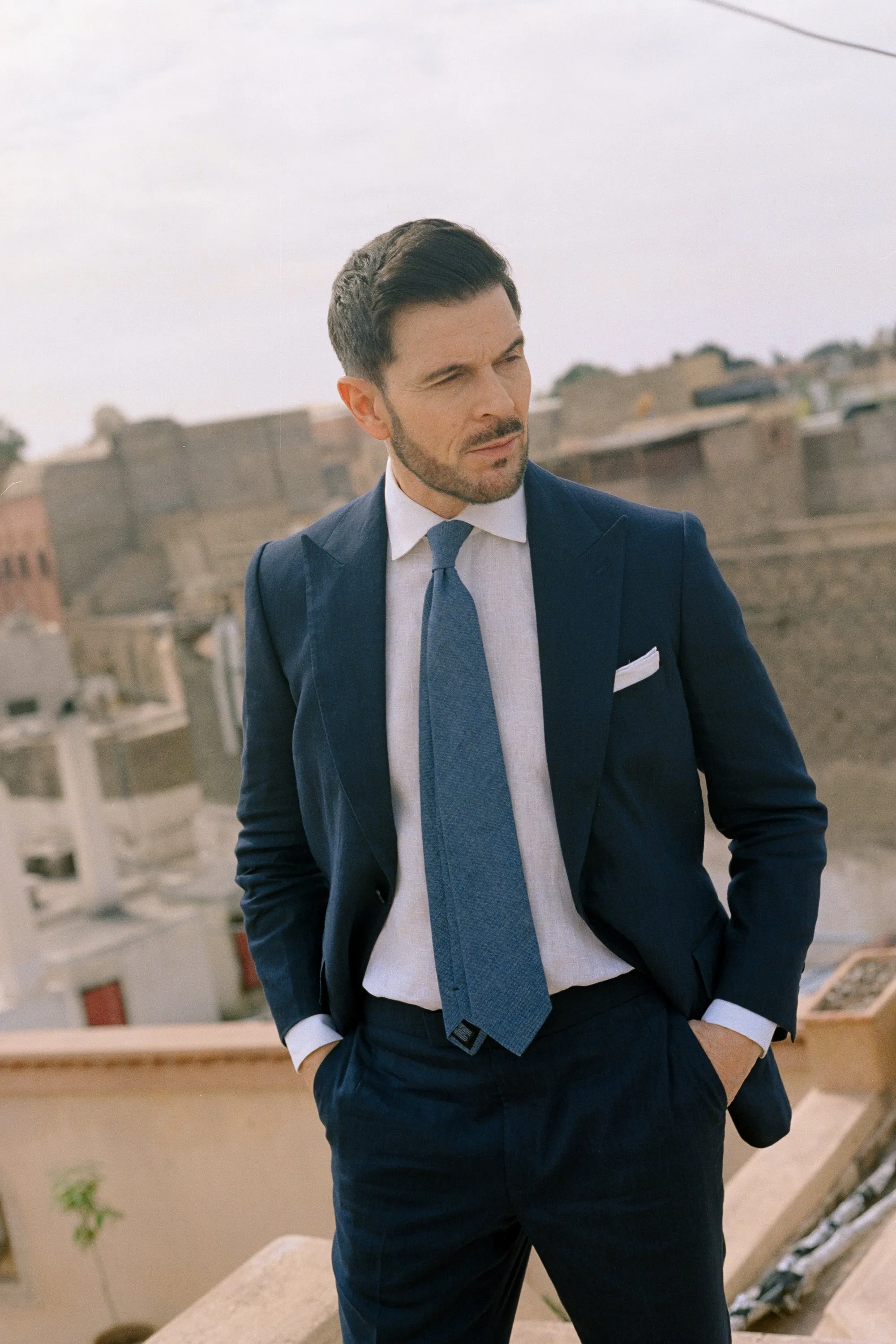 Single Breasted Peak Lapel Suit in Navy Wool Linen