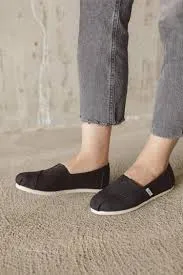 TOMS Classic Alpargata Canvas Slip-On Flat Shoe (WOMEN&MEN)