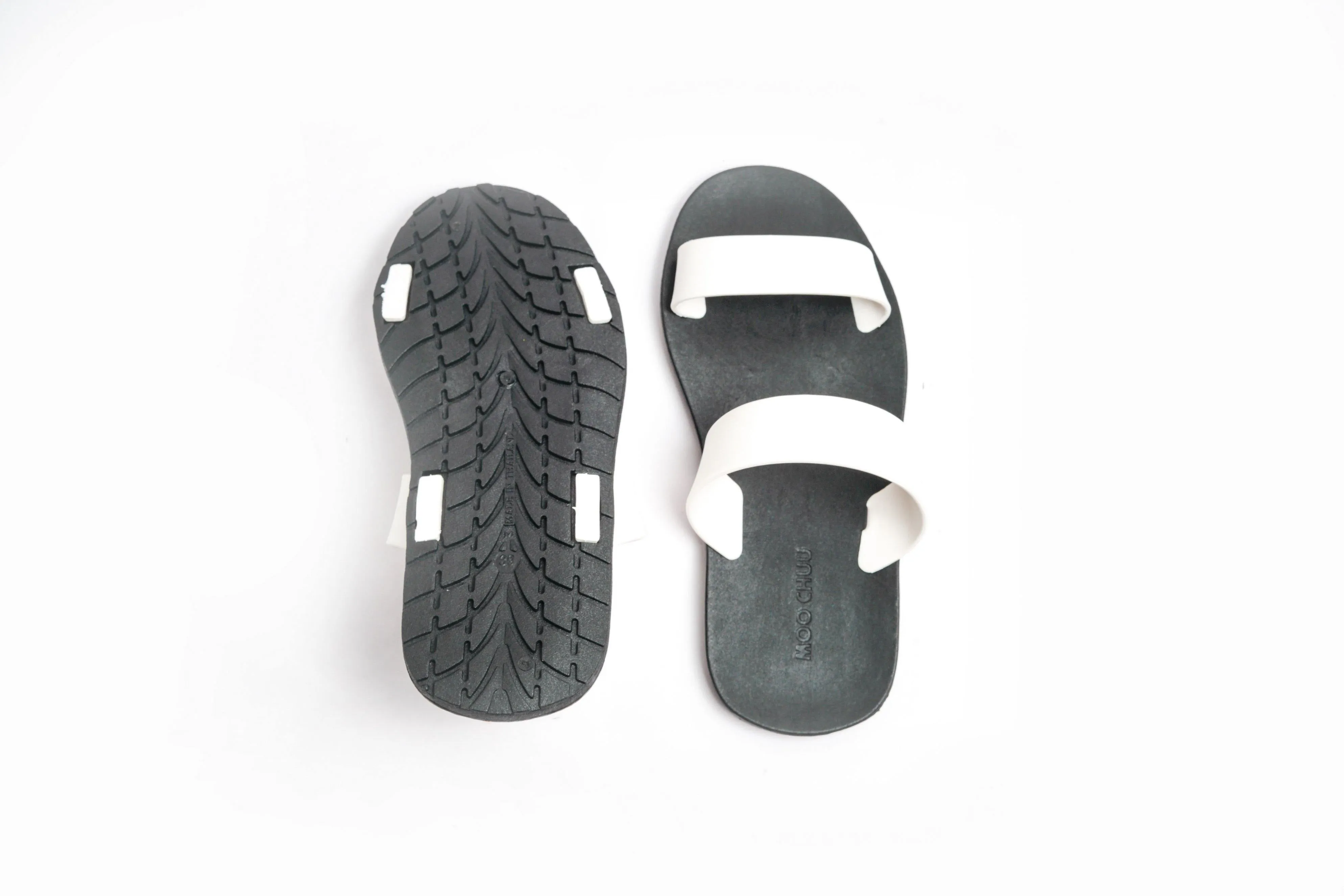 Twin Black Sole White Strap