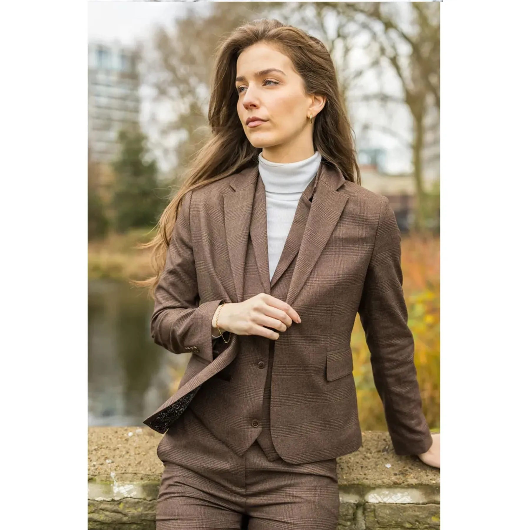 Women's Brown Three-Piece Tailored Fit Suit in Prince of Wales Check