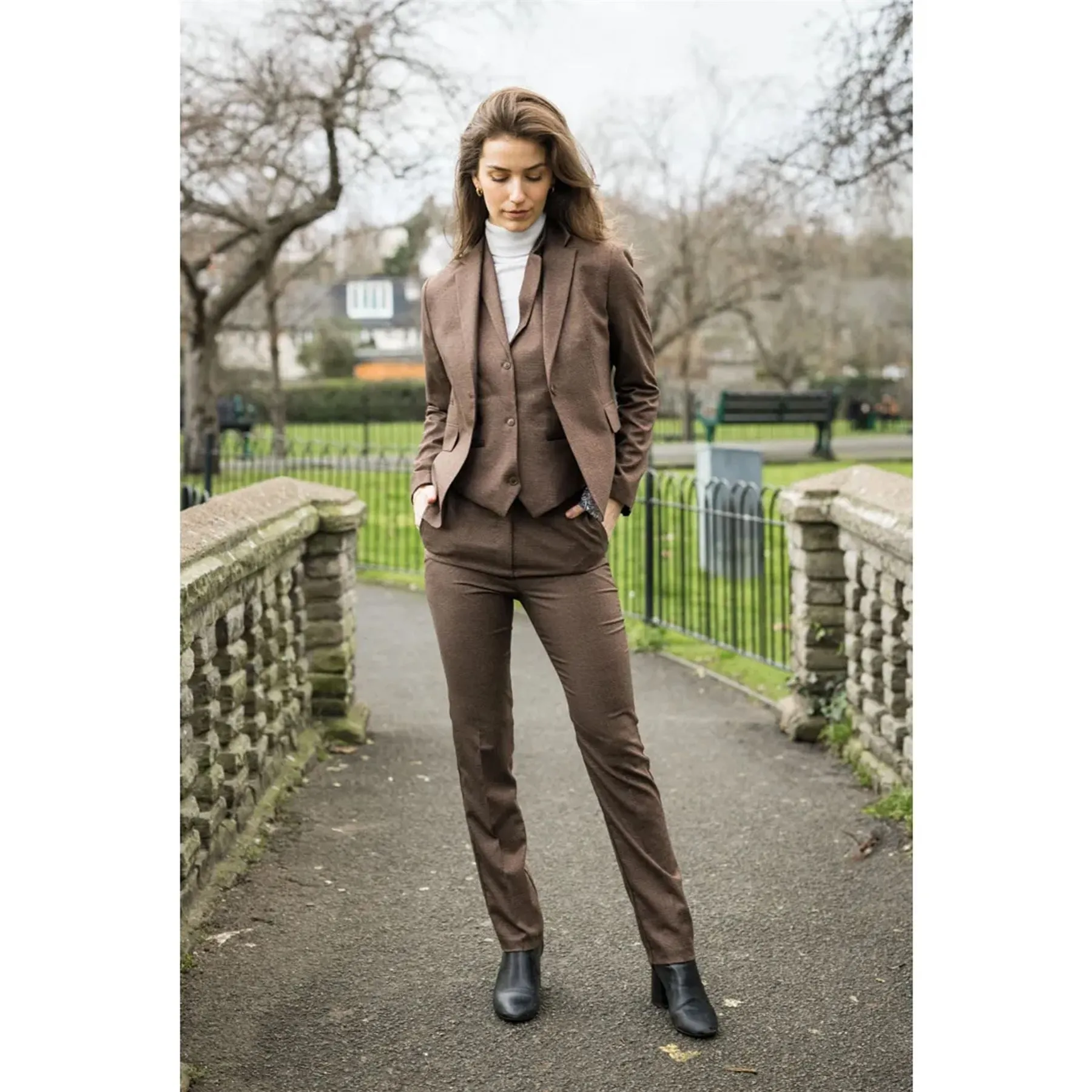 Women's Brown Three-Piece Tailored Fit Suit in Prince of Wales Check