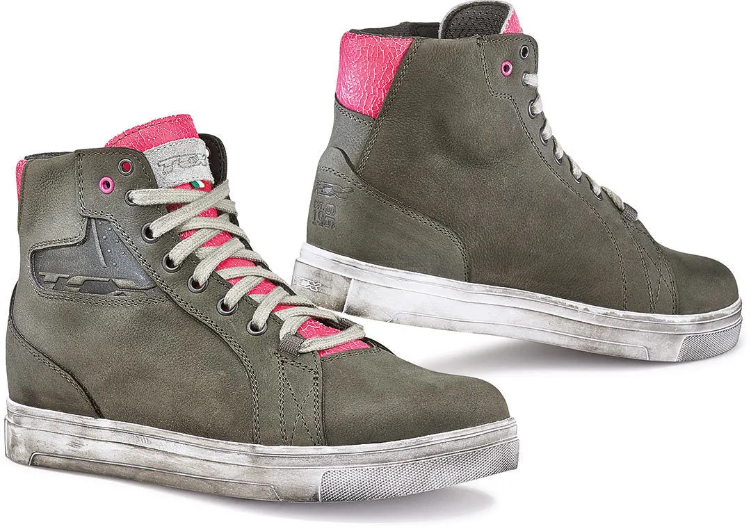 Womens Street Ace Waterproof Shoes Grey/Fuchsia (Size 5)